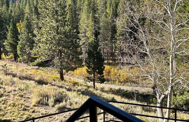 Inviting Mountain Retreat Steps From Ski Lifts! - Foto 42