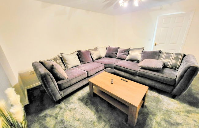 Large Modern House with Parking - Foto 57