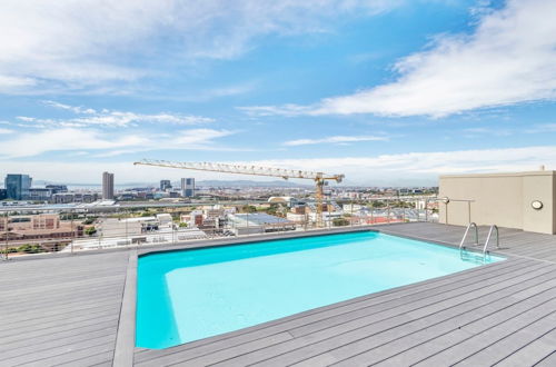 Photo 14 - Bright Studio Apartment w/ Stunning Roof-top Pool