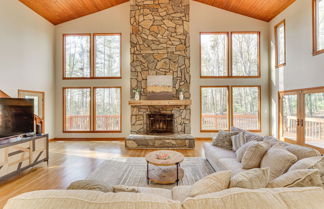 Photo 1 - Secluded Blue Ridge Retreat on 4 Acres