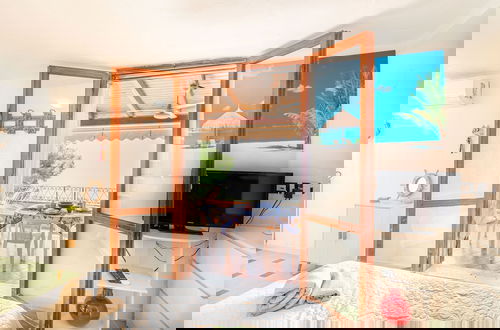Foto 5 - Cozy Apt With Beautiful Terrace Sea View