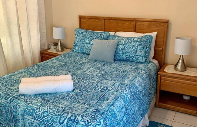 S4 BP Steps to Beach Free Upgrade Stay 30 Oct - Foto 2