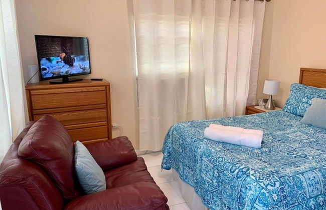 S4 BP Steps to Beach Free Upgrade Stay 30 Oct - Foto 1