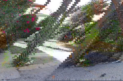 Foto 13 - Flat in a Villa Surrounded by Garden