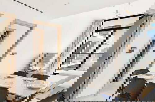 Foto 2 - Stunning Modern 3BR Apartment in JVC