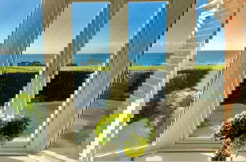 Photo 26 - Wonderful Seafront Home - Panoramic Ocean Views