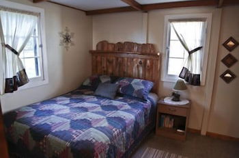 Foto 2 - #4 - Loon's Landing 2 Bedroom Cabin by RedAwning