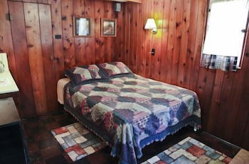 Foto 6 - #4 - Loon's Landing 2 Bedroom Cabin by RedAwning
