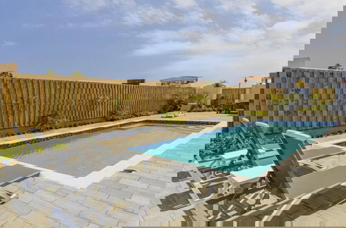 Foto 3 - Luxurious Oasis Mins to Beach King Beds Pool