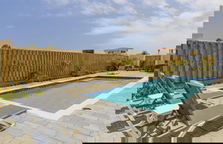 Foto 3 - Luxurious Oasis Mins to Beach King Beds Pool
