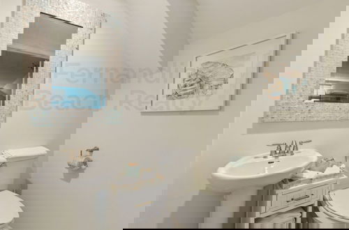 Foto 23 - Redecorated Pet Friendly Home by RedAwning