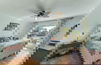 Foto 2 - Redecorated Pet Friendly Home by RedAwning