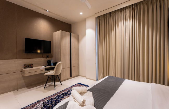 The Lodgers Luxury Hotel Near GolfCourse - Photo 19