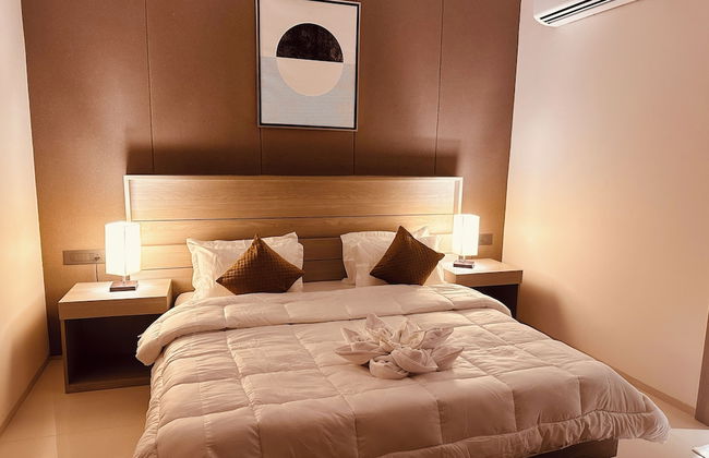 The Lodgers Luxury Hotel Near GolfCourse - Photo 4