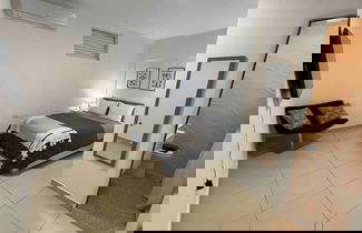 Photo 2 - Modern Style 1 Br Near Beaches With Free Parking