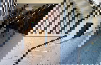 Photo 2 - Quintessence ApartHotel