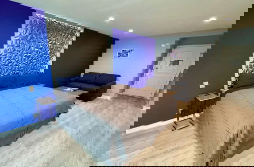 Photo 18 - Quintessence ApartHotel