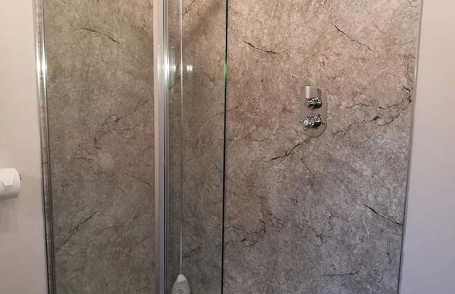 Lovely, Spacious 1-bed Apartment in Poole - Foto 7