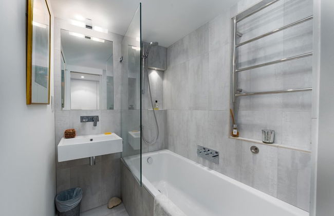 Classic Hammersmith Home by Ravenscourt Park by Underthedoormat - Photo 18
