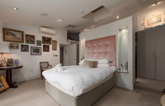 Classic Hammersmith Home by Ravenscourt Park by Underthedoormat - Photo 8