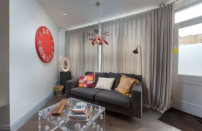 Classic Hammersmith Home by Ravenscourt Park by Underthedoormat - Photo 13