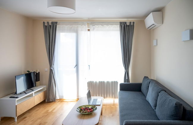 Modern 1bdr Apartment in City Centre - Photo 9