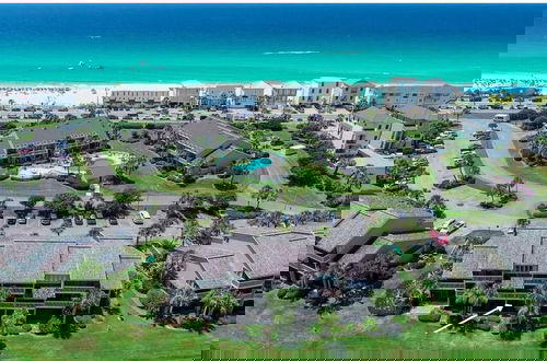 Foto 62 - Chick and Dudes Beach Escape 2 Bedroom Condo by RedAwning