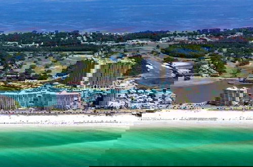 Foto 67 - Chick and Dudes Beach Escape 2 Bedroom Condo by RedAwning