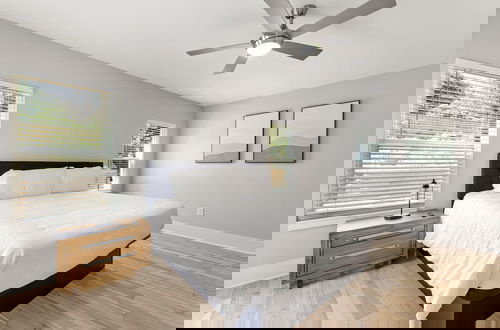 Foto 18 - Twin Homes - 8 Bedroom Retreat In Central ATL