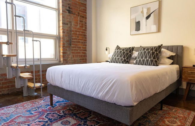 Historic 1 BR apt With Exposed Brick Loft Downtown - Photo 1