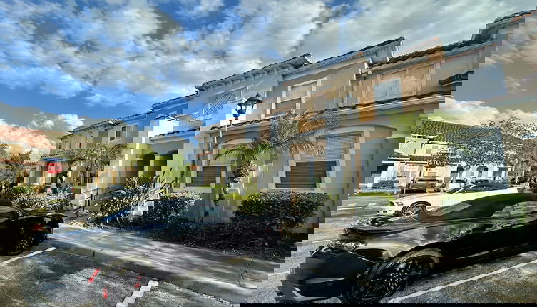 Foto 1 - Grand Panoramic 3BR Townhouse Near Disney