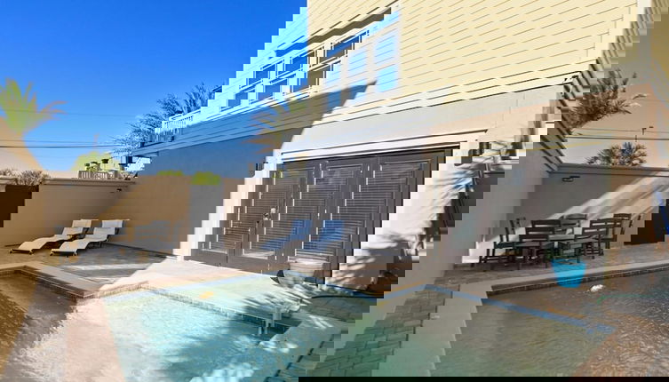 Photo 1 - A Wave From It All by Book That Condo
