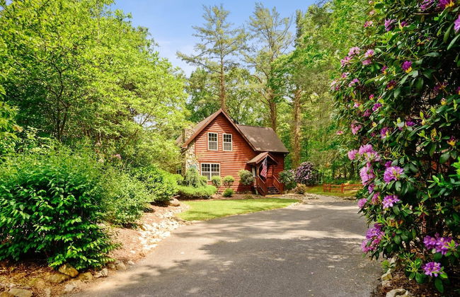 Tree Top Lodge - Gorgeous Lake Cabin With Hot Tub & Magnificent Views Of Forests And Mountains! 3 Bedroom Cabin by Redawning - Photo 52