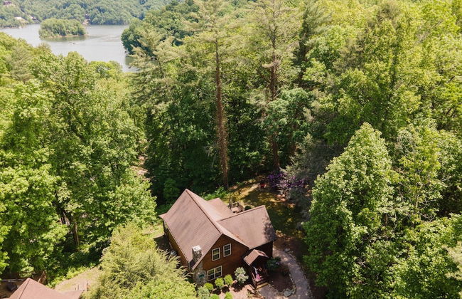 Tree Top Lodge - Gorgeous Lake Cabin With Hot Tub & Magnificent Views Of Forests And Mountains! 3 Bedroom Cabin by Redawning - Photo 47