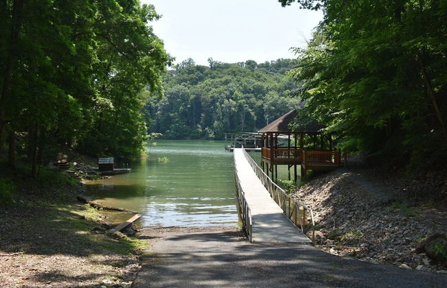 Tree Top Lodge - Gorgeous Lake Cabin With Hot Tub & Magnificent Views Of Forests And Mountains! 3 Bedroom Cabin by Redawning - Photo 35