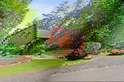 Foto 51 - Tree Top Lodge - Gorgeous Lake Cabin With Hot Tub & Magnificent Views Of Forests And Mountains! 3 Bedroom Cabin by Redawning