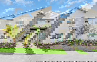 Foto 1 - Brand New Storey Lake Resort With Water Slides 4 Bedroom Townhouse by RedAwning