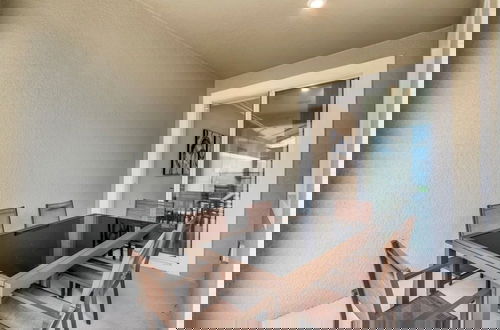 Foto 44 - Brand New Storey Lake Resort With Water Slides 4 Bedroom Townhouse by RedAwning