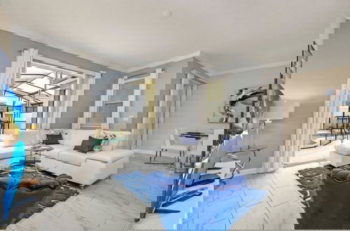 Foto 22 - Brand New Storey Lake Resort With Water Slides 4 Bedroom Townhouse by RedAwning