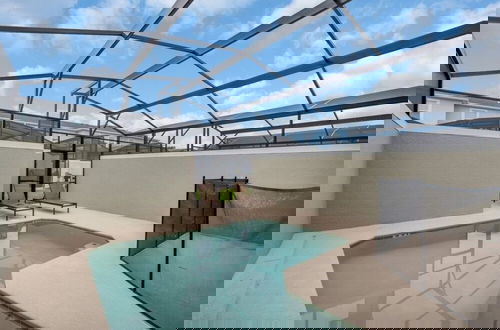 Foto 34 - Brand New Storey Lake Resort With Water Slides 4 Bedroom Townhouse by RedAwning