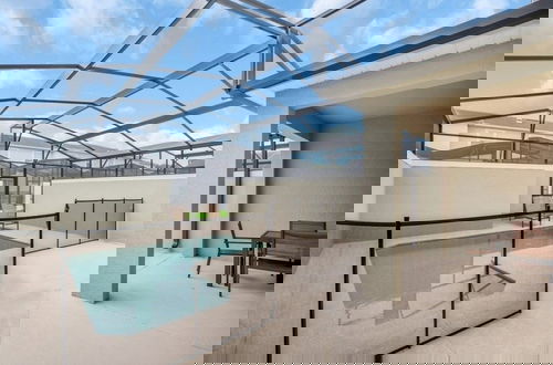 Foto 29 - Brand New Storey Lake Resort With Water Slides 4 Bedroom Townhouse by RedAwning