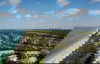 Photo 1 - Beach & Tennis 1802