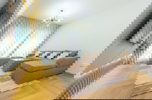 Photo 10 - SuperHost - Tranquil Oasis in the Heart of Dubai Lakepoint N2