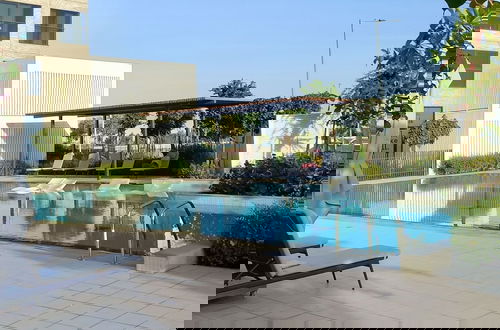 Photo 17 - Maison Privee - Modern & Panoramic Sea View Apt on Al Reem Island
