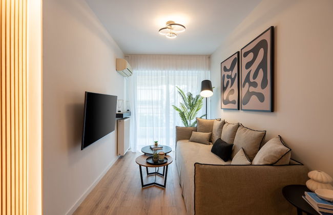 Chic and Lavish Apartment in Athens - Photo 11