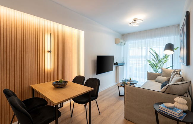 Chic and Lavish Apartment in Athens - Photo 12