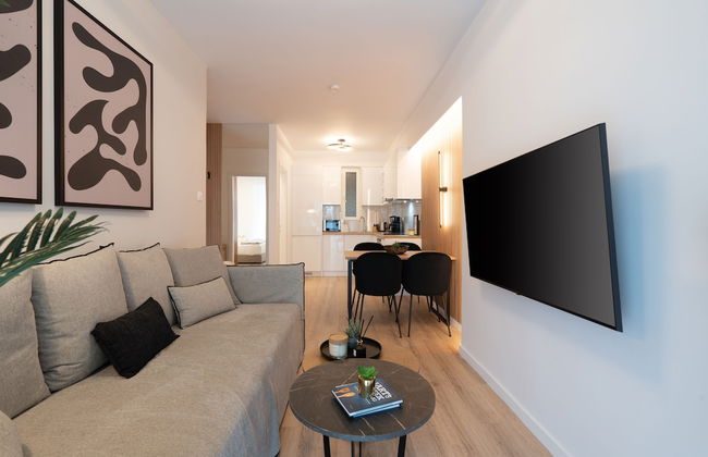 Chic and Lavish Apartment in Athens - Photo 13