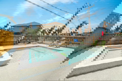 Foto 22 - Boogie Board Bungalow - Pet Friendly! Private Pool!