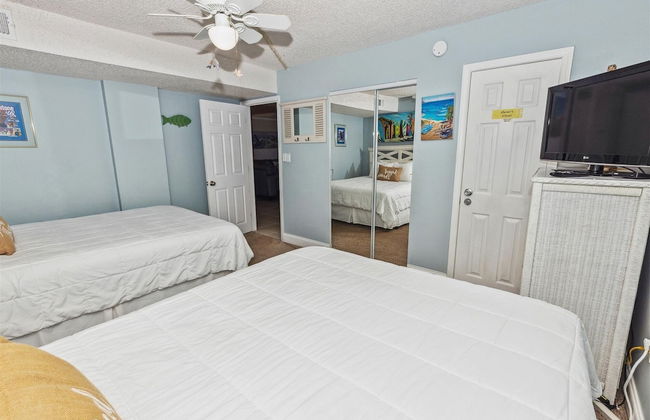 Cute 2 bedroom overlooking Harbor and Tennis Courts Condo by RedAwning - Foto 4