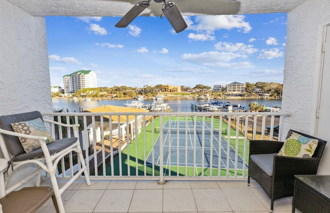 Cute 2 bedroom overlooking Harbor and Tennis Courts Condo by RedAwning - Foto 33